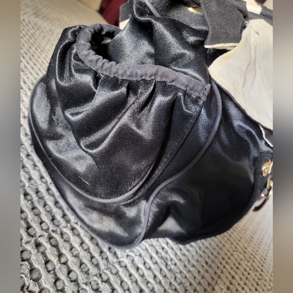 🌻RARE🌻 Juicy Couture Black Daydreamer handbag with Gold Accents Y2K 2008 - Picture 7 of 16